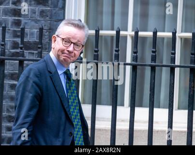 Londra, Regno Unito. 11th Feb, 2020. Michael Gove MP PC Chancellor del Ducato di Lancaster arriva ad un incontro speciale del Gabinetto per discutere HS2 a 10 Downing Street, London Credit: Ian Davidson/Alamy Live News Foto Stock