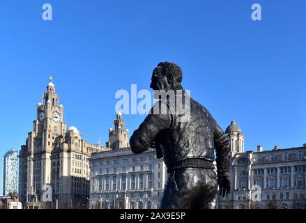 Statua del Capitano F J Walker CB DSO *** Royal Navy. Foto Stock