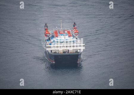 Traghetto Express Skiathos da Hellenic Seaways compagnia che lascia il porto di Patitiri, isola di Alonissos, Sporadi, Grecia Foto Stock