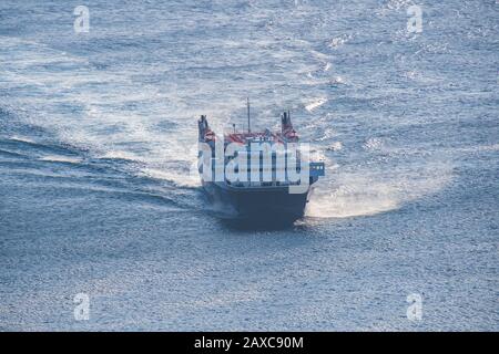 Traghetto Express Skiathos da Hellenic Seaways compagnia che lascia il porto di Patitiri, isola di Alonissos, Sporadi, Grecia Foto Stock