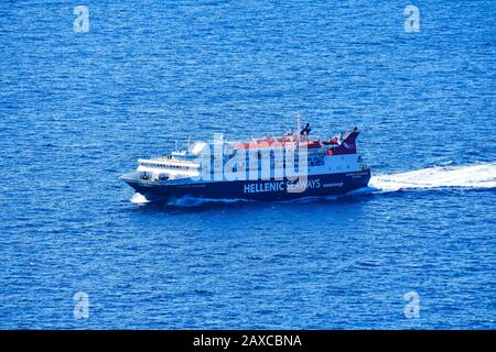 Traghetto Express Skiathos da Hellenic Seaways compagnia che lascia il porto di Patitiri, isola di Alonissos, Sporadi, Grecia Foto Stock