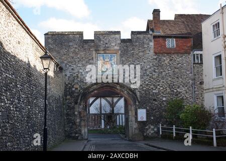 L'ingresso alla Winchester Cathedral, Hampshire UK Foto Stock