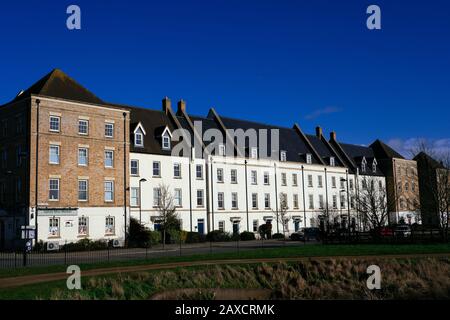 Appartamenti e case moderni a Upton, Northamptonshire, vista da Upton Country Park Foto Stock
