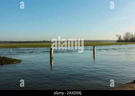 Il Fiume Tamigi Inondando Su Port Meadow, Oxford Foto Stock