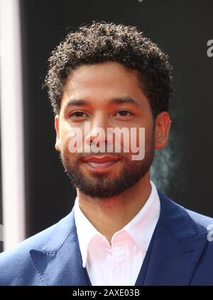 FOTO ***FILE*** Jussie Smollett incriminata da un procuratore speciale a Chicago che indaga sulle accuse che ha falsamente riferito di essere vittima di un crimine di odio del gennaio 2019. Hollywood, Ca - 17 Maggio: Jussie Smollett, Alla Cerimonia Della Mano E Dell'Impronta Di Sir Ridley Scott Presso Il Tcl Chinese Theatre Imax In California Il 17 Maggio 2017. Credito: FS/MediaPunch Foto Stock