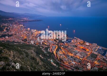 Veduta di Monaco e Monte Carlo dal punto di vista tete de Chien Foto Stock