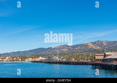 Santa Barbara, California - 24 Gennaio 2019: Vista Del Molo Di Stearns. Il più antico molo di legno della California. Foto Stock