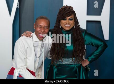 Lena Waitthe e Ava Duvernay frequenta il Vanity Fair Oscar Party presso il Wallis Annenberg Center for the Performing Arts di Beverly Hills, Los Angeles, USA, il 09 febbraio 2020. | utilizzo in tutto il mondo Foto Stock