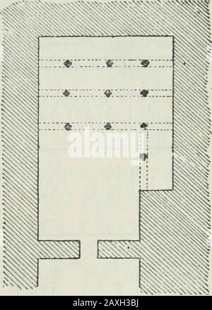 Manuale della archæology egiziana e guida allo studio delle antichità in EgyptPer l'uso di studenti e viaggiatori . il suo oldplace sulla parete ovest. Con il nuovo Regno svezzano alcuni cambiamenti nella decorazione della cappella e santuario. Nel complesso è molto lo stesso di vecchio, ma con noteorthyadditions. I progressi della processione funebre e la presa di possesso del thetomb da parte del doppio, che finora erano scarsamente ripresentati, sono ostentatiouslyset sulle pareti della tomba Theban. I convoysi avvicina con le donne weepingwomen, la folla di amici, gli uomini che portano mobili funerari, Foto Stock