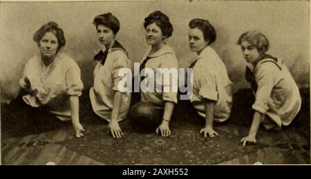 Bisturi : Annuario del 1911 del Woman's Medical College della Pennsylvania . Brydon Villafane Clark Love 1912. Metcalf Iliise Polk Wells Morris 146 1913 Foto Stock