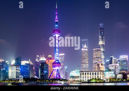 Shanghai, Cina - 28 Settembre 2019: Bella Skyline Di Shanghai Di Notte Foto Stock