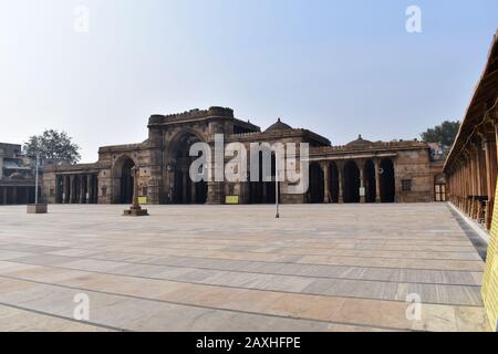 Jami Masjid o Moschea del Venerdì, costruito nel 1424 durante il regno di Ahmed Shah, Ahmedabad, Gujarat, India Foto Stock