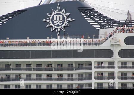 Una grande nave da crociera arriva al porto di Venezia. Italia. Tipo di nave. Primo piano. Foto Stock