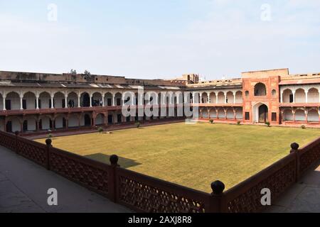 Courtyard Agra Fort, Shish Mahal O Glass Palace, Agra, Uttar Pradesh, India Foto Stock