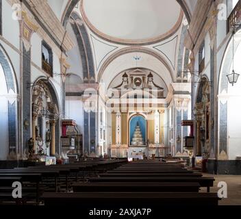 Interno della storica chiesa cattolica romana Igreja de Santa Maria da Devesa, Castelo de vide, Alto Alentejo, Portogallo, l'Europa meridionale costruito nel 1789 Foto Stock