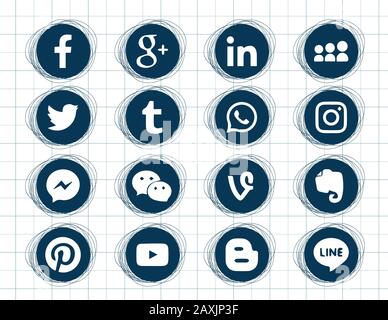 Raccolta di icone popolari di social media su sfondo bianco. 16 pezzi. Disegno sul foglio del notebook. Icone di doodle rotonde Illustrazione Vettoriale