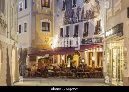 Ristorante 'Bier Adam' nel centro storico di Berchtesgaden, Berchtesgadener Land, alta Baviera, Baviera, Germania meridionale, Germania, Europa Foto Stock