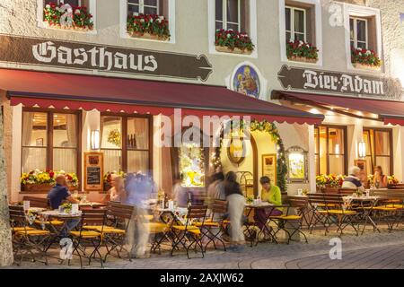 Ristorante 'Bier Adam' nel centro storico di Berchtesgaden, Berchtesgadener Land, alta Baviera, Baviera, Germania meridionale, Germania, Europa Foto Stock