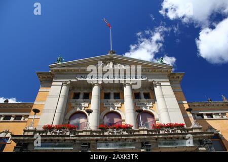 Oslo / Norvegia - 27 Giu 2012: Il Teatro Nazionale, Oslo, Norvegia Foto Stock