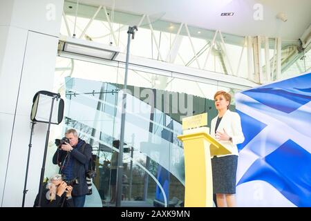 Il Primo ministro scozzese Nicola Sturgeon delinea i prossimi passi per la Scozia affinché diventi indipendente il giorno della Brexit. Credito: Euan Cherry Foto Stock