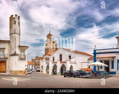 Largo dos Duques de Beja, Capela de Nossa Senhora do Rosário, Igreja de Santa Maria, Beja, Portogallo, Foto Stock