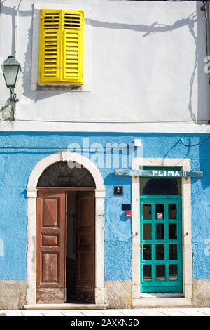 Facciata di una casa a Cres/Croazia Foto Stock