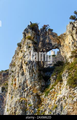 Faro In Grande Finestra A Capo Palinuro, Cilento, Campania, Italia Foto Stock