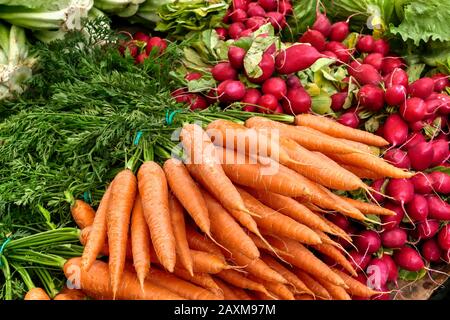 Verdure al mercato domenicale a Pollenca, Maiorca, Isole Baleari, Spagna Foto Stock