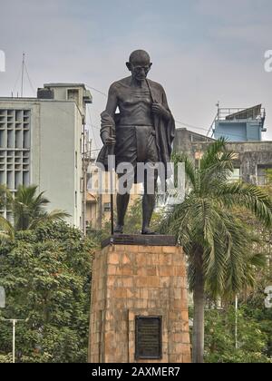 12 Feb 2020 Statua Bronze di Mahatma Gandhi ; Mohandas Karamchand Gandhi conosciuto anche come bapu (padre della nazione) a Sachvalaya ; Bombay Mumbai ; M. Foto Stock