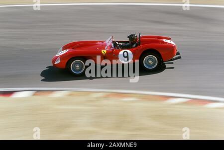 1958 Ferrari 250 TR alle Gare storiche di Monterey a Laguna Seca California USA 2000 Foto Stock
