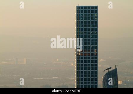 Un alto edificio residenziale, 432 Park Avenue, a New York City Foto Stock