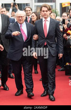 12 febbraio 2020, Baden-Wuerttemberg, Offenburg: Editore Hubert Burda (l) e suo figlio Jacob Burda al gruppo dei media. L'editore Hubert Burda festeggia il suo 80th compleanno. Foto: Patrick Seeger/Dpa Foto Stock