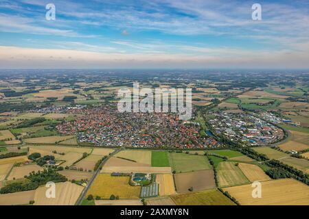 Foto aeree, panoramica sulla città di Olfen nel paese della cattedrale, Lehmhegge, Olfen, zona della Ruhr, Renania Settentrionale-Vestfalia, Germania Foto Stock