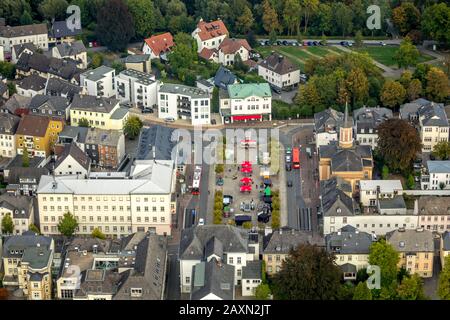 Foto aeree, nuovi edifici Böhmerstrasse nel Neumarkt, Arnsberg, Sauerland, Renania Settentrionale-Vestfalia, Germania Foto Stock