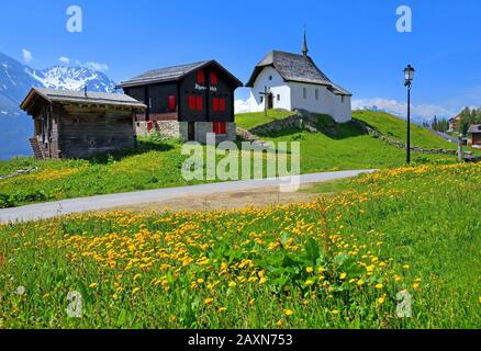 Cappella Maria alla neve nel villaggio, Bettmeralp, Aletsch, Goms, Oberwallis, Vallese, Svizzera Foto Stock