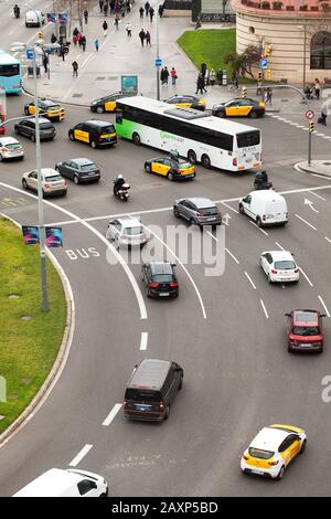 Traffico, Pl.España, Barcellona, Spagna. Foto Stock