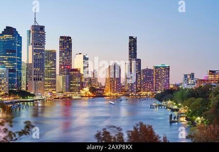 Paesaggio, Skyline, Brisbane River, Kangaroo Point Cliffs, Brisbane, Queensland, Australia, Oceania Foto Stock