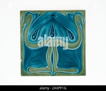 Antiquariato 1900s Meakin art nouveau piastrelle di ceramica Foto Stock