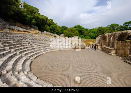 Teatro Romano, antica città di Butrint, Parco Nazionale di Butrint, vicino Saranda, Qark Vlora, Albania Foto Stock