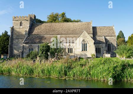 St Cyr'S Church & Stroudwater Navigation Canal, Stonehouse, Gloucestershire, Regno Unito Foto Stock