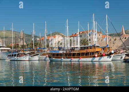 Città Vecchia Stari Grad Di Trogir, Patrimonio Dell'Umanità Dell'Unesco, Dalmazia, Croazia Foto Stock