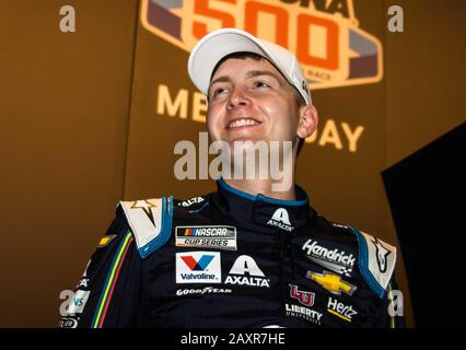 Daytona, Stati Uniti. 12th Feb, 2020. William Byron ascolta una domanda durante il Media Day per il 2020 Daytona 500 il 12 febbraio 2020 a Daytona, Florida. Foto di Edwin Locke/UPI Credit: UPI/Alamy Live News Foto Stock