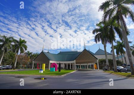 Napoli, FL -30 GEN 2020 - Vista del Museo Baker al complesso artistico di Napoli a Napoli, Florida, Stati Uniti. Foto Stock