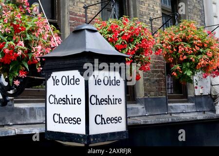 Ye Olde Cheshire Cheese, Fleet Street, City Of London, Londra, Inghilterra. Foto Stock