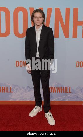 New York, Stati Uniti. 12th Feb, 2020. Julian Gray frequenta la prima di 'Downhill' al SVA Theatre il 12 febbraio 2020 a New York City. Foto: Jeremy Smith/imageSPACE/MediaPunch Credit: MediaPunch Inc/Alamy Live News Foto Stock