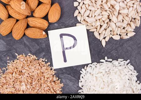 Prodotti nutritivi contenenti vitamina P. fonti naturali di minerali. Nutrizione sana Foto Stock