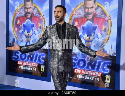 Los Angeles, California, Stati Uniti. 12th Feb, 2020. Il membro del cast Lee Majdoub partecipa a uno speciale screening del film di avventura fantascientifico per la commedia "Sonic the Hedgehog" presso il Regency Village Theatre nella sezione Westwood di Los Angeles, mercoledì 12 febbraio 2020. Storyline: Basato sulla serie di titoli di successo globale di sega, "Sonic" racconta la storia del più veloce hedgehog del mondo mentre abbraccia la sua nuova casa sulla Terra. Credito: Upi/Alamy Live News Foto Stock