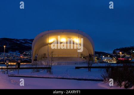 Norvegia, Narvik, inverno, nevosa sala in serata luce Foto Stock