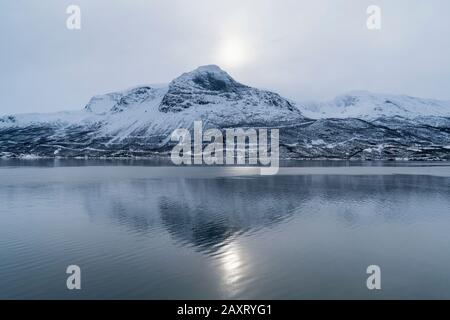 Norvegia, Narvik, inverno, fiordo di Rombaken a Nygård Foto Stock