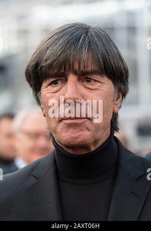 Offenburg, Germania. 12th Feb, 2020. Allenatore di calcio nazionale Joachim Löw alla festa dello staff del gruppo media. L'editore Hubert Burda festeggia il suo 80th compleanno. Credito: Patrick Seeger/Dpa/Alamy Live News Foto Stock